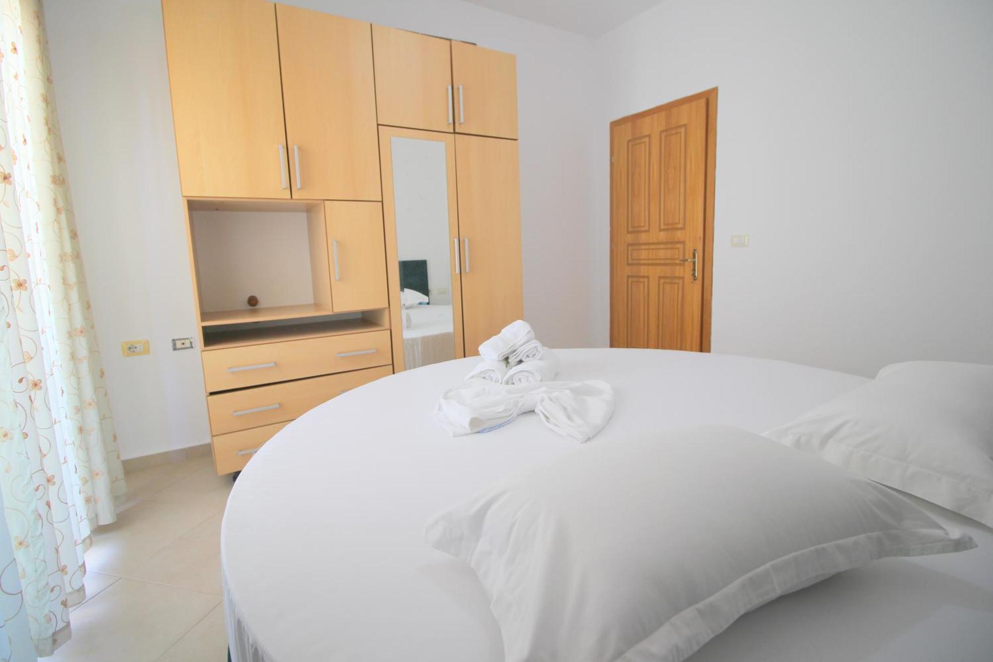 July Seaview Apartments Sarandë Exterior foto
